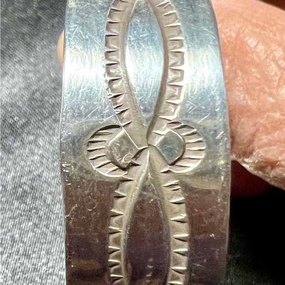 Dean Brown cuff sterling silver vintage bracelet with 5 round turquoise. - Picture 10 of 14